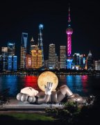 《KAWS:HOLIDAY》上海站 第十一站登陆上海著名地标